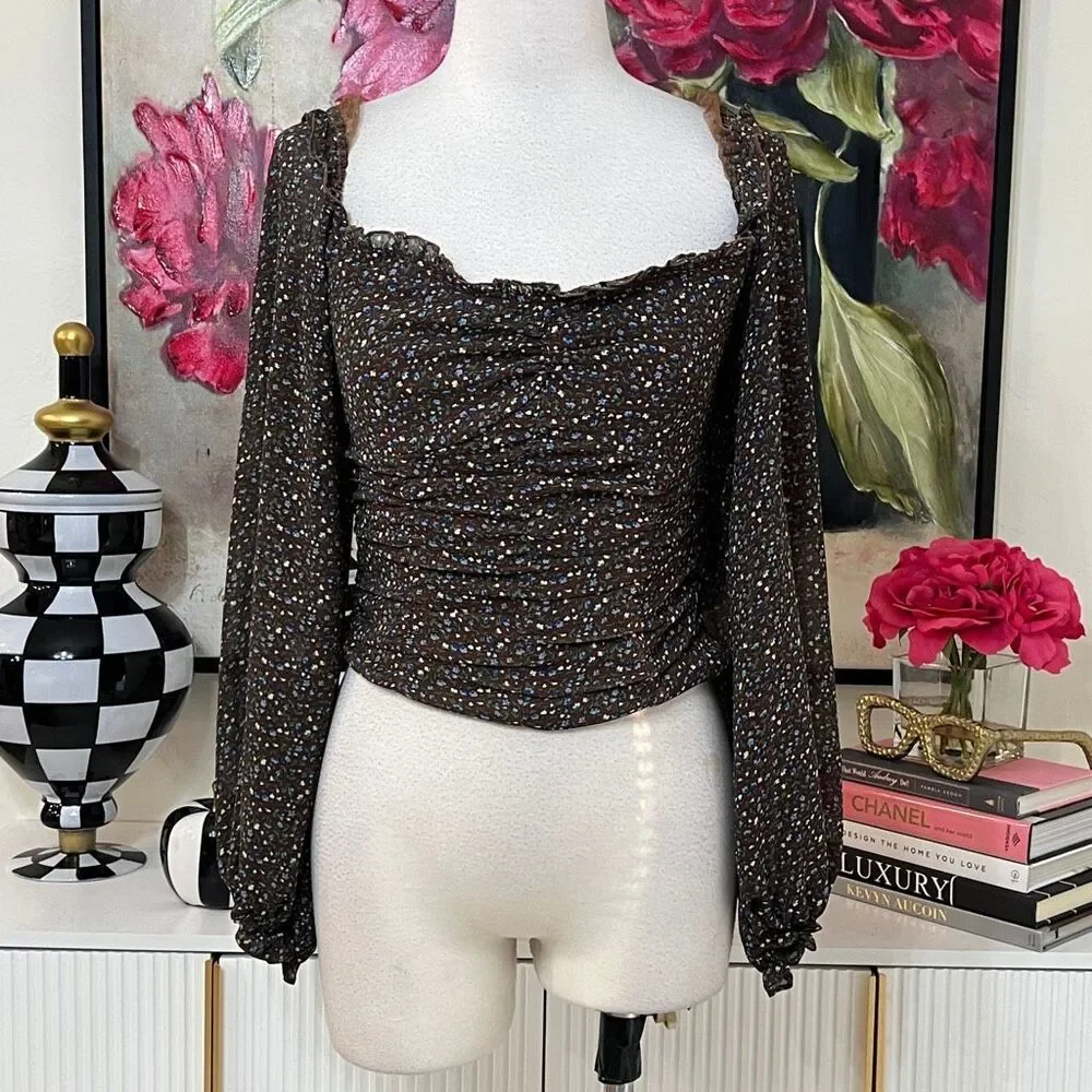ASTR the Label Women's Ditsy Floral Ruched Sweetheart Neck Top Brown Blue Small